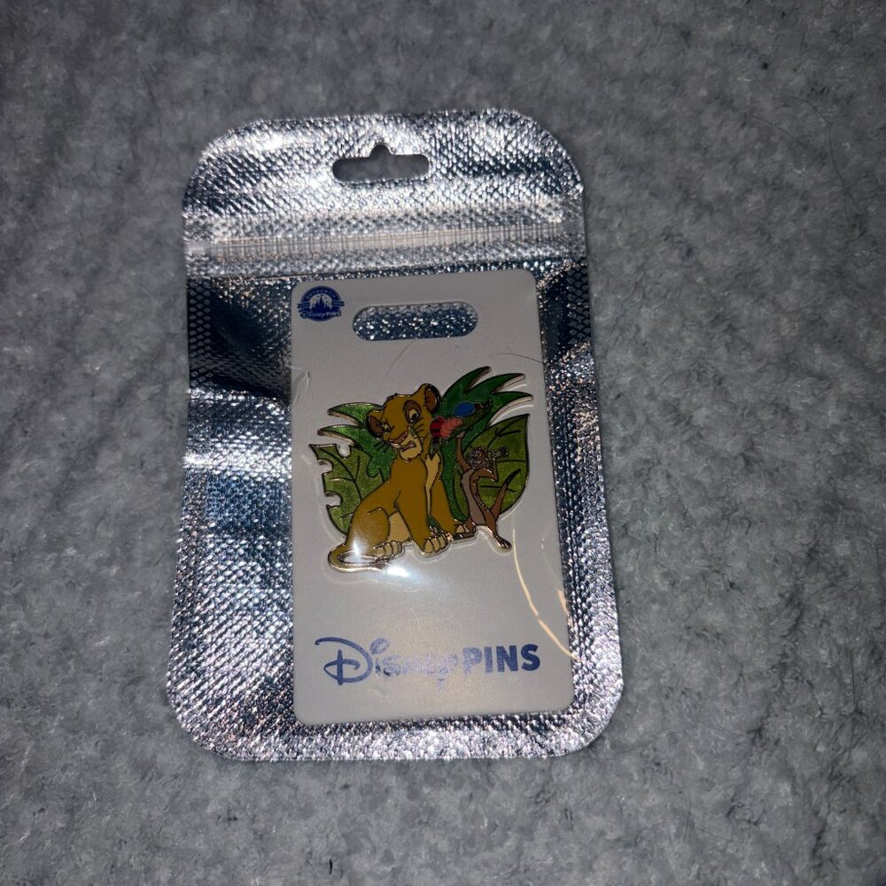 Disney Parks Simba & Timon Lion King Pin On Card - Picture 2 of 4
